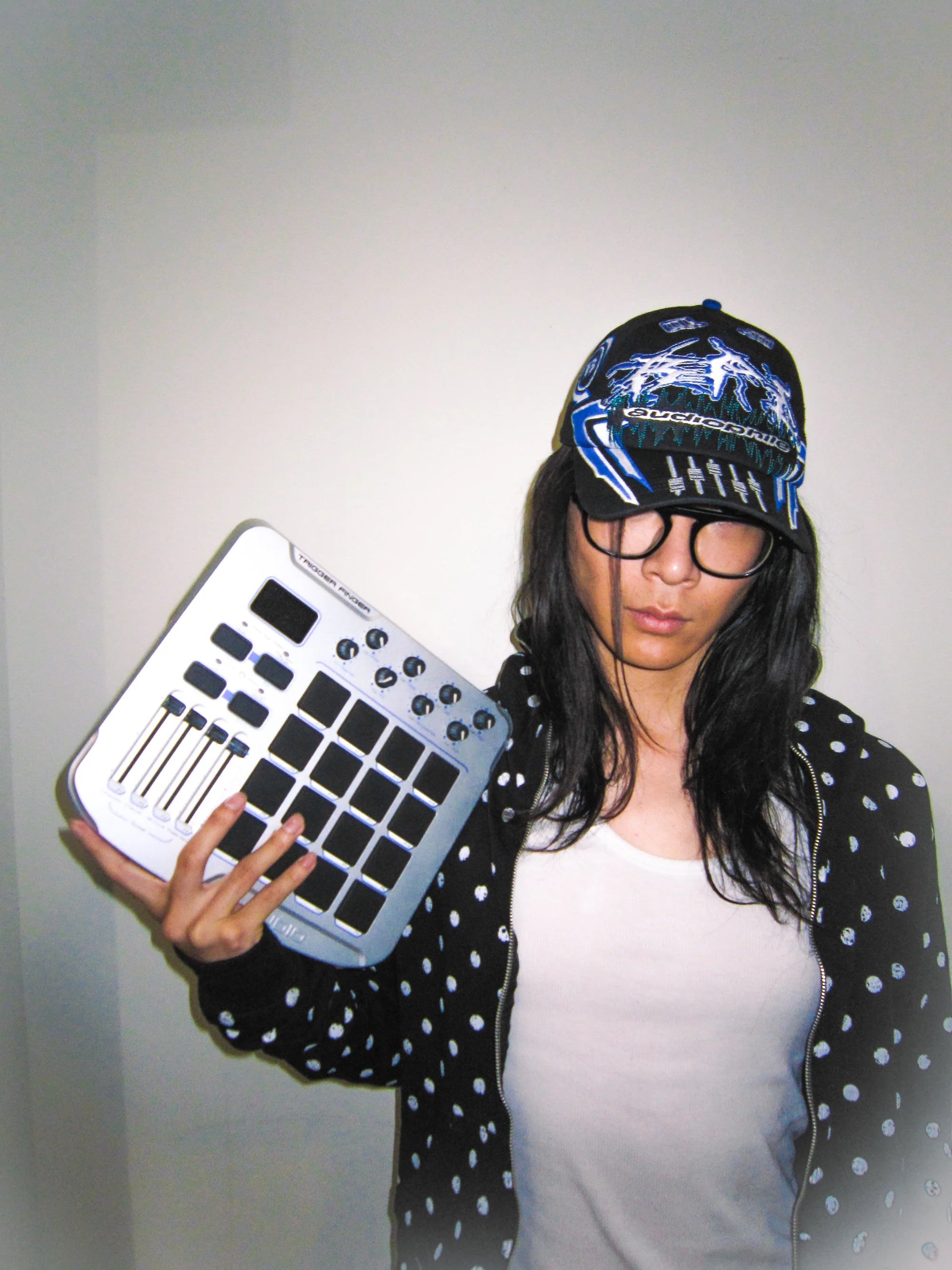 roy public label audiophile hat (black / blue)